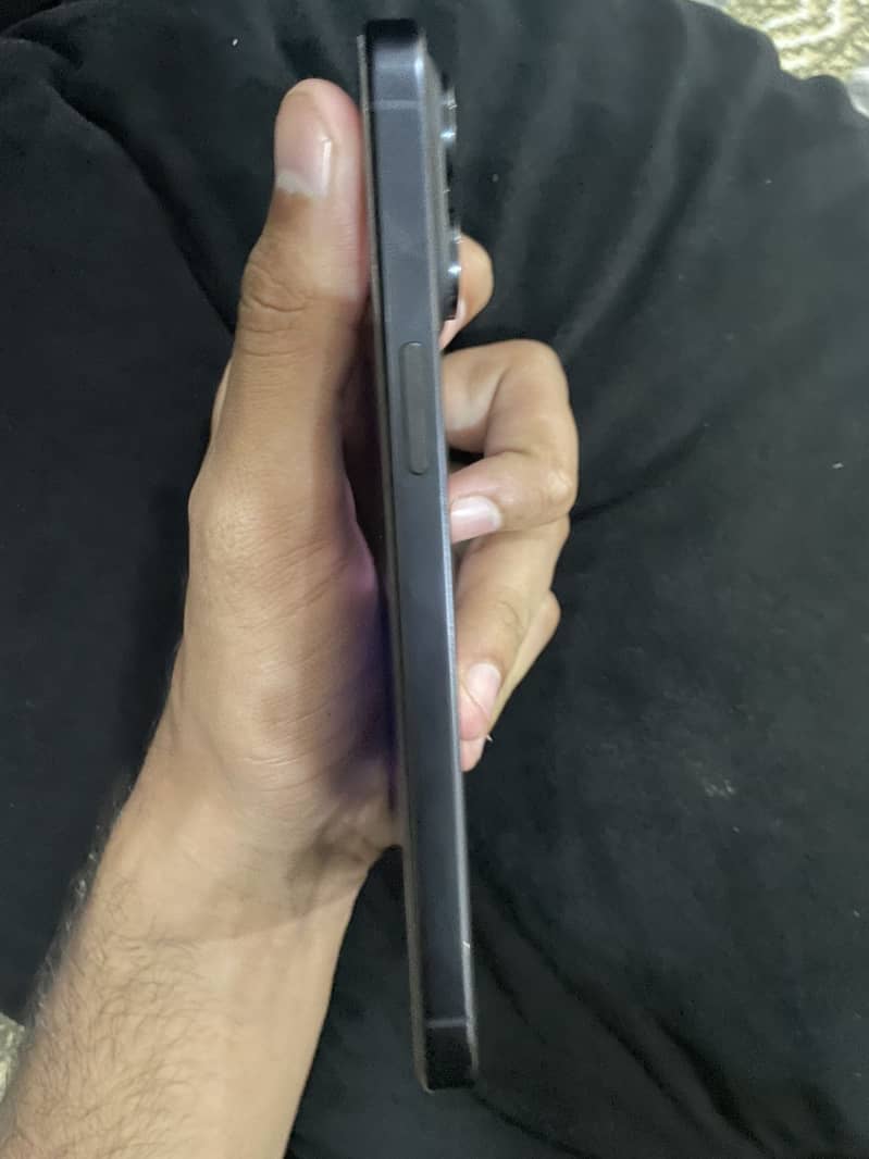 Apple iPhone 15 Pro Max 1