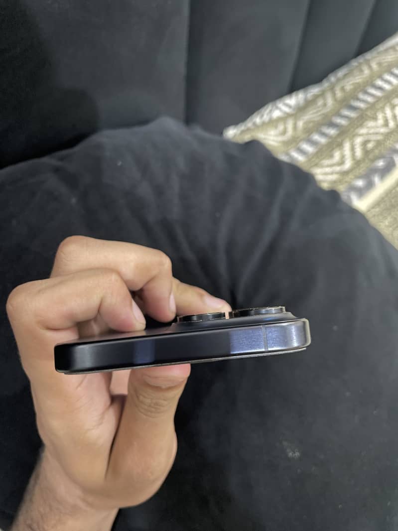 Apple iPhone 15 Pro Max 2