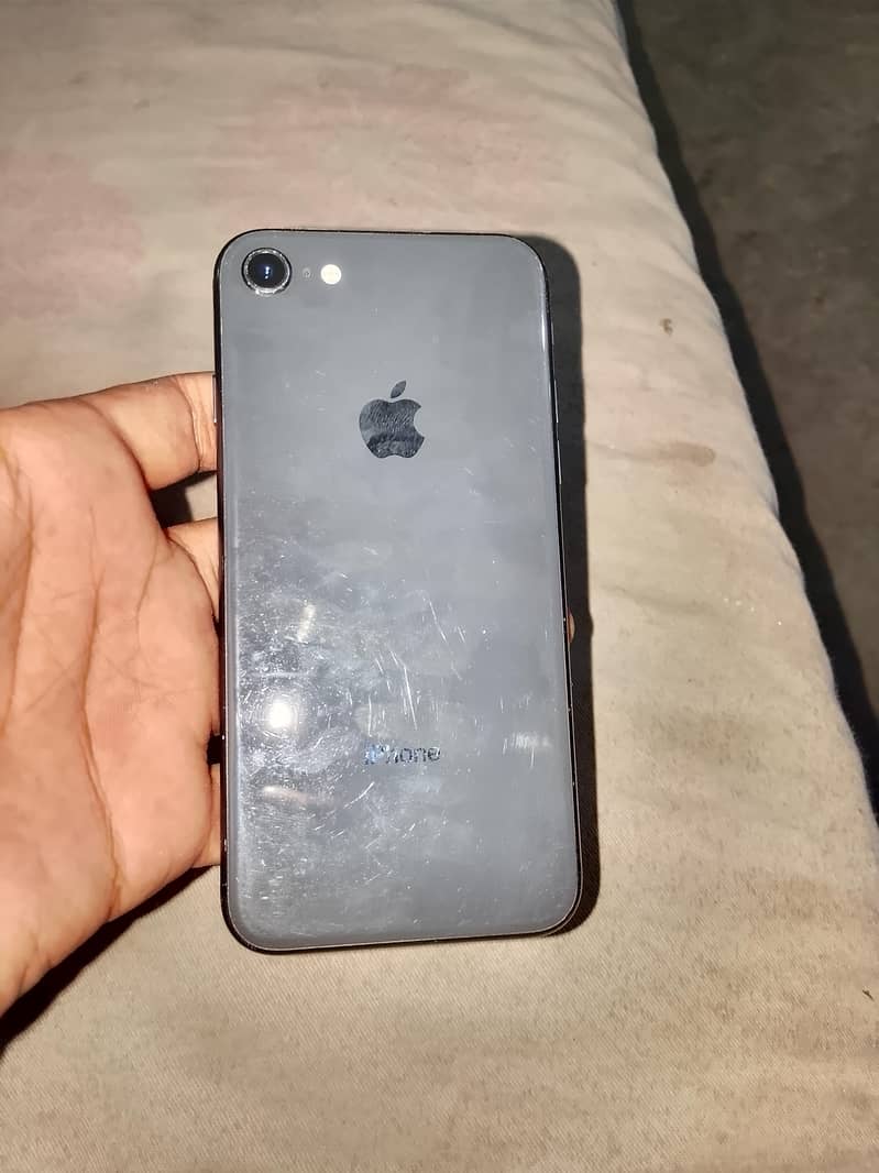 Apple iPhone 8 3