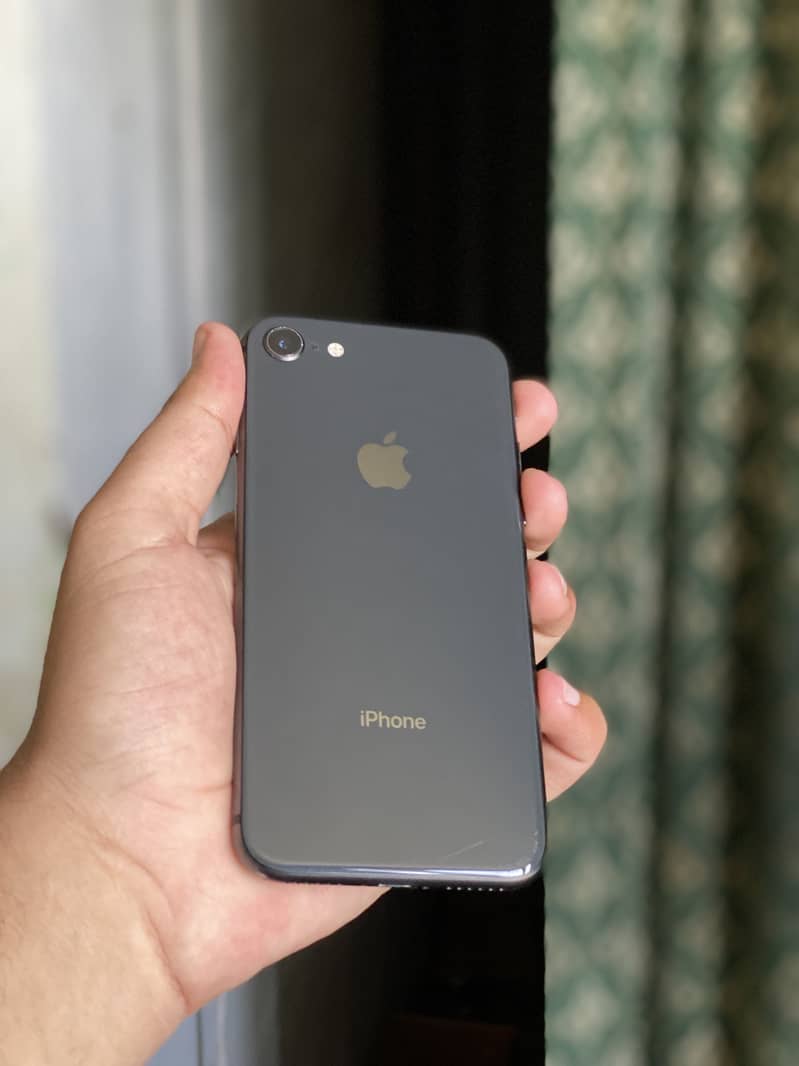 Apple iPhone 8 0