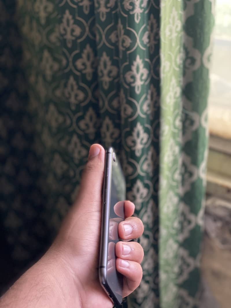 Apple iPhone 8 2