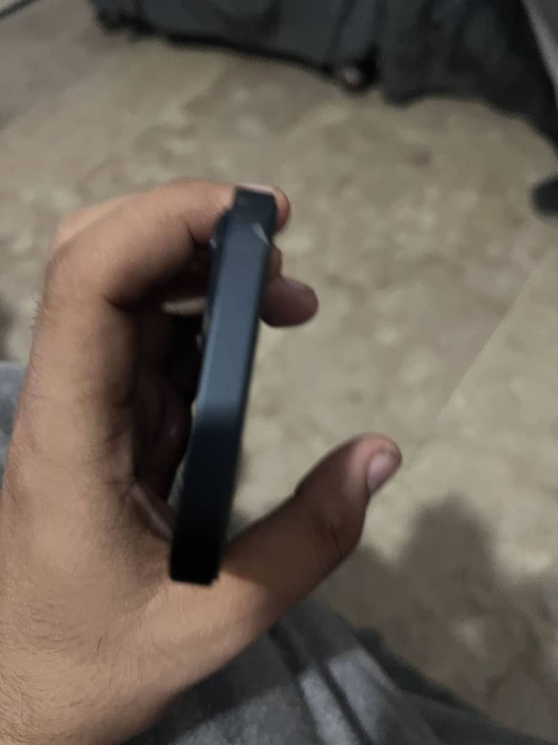 Apple iPhone 13 3