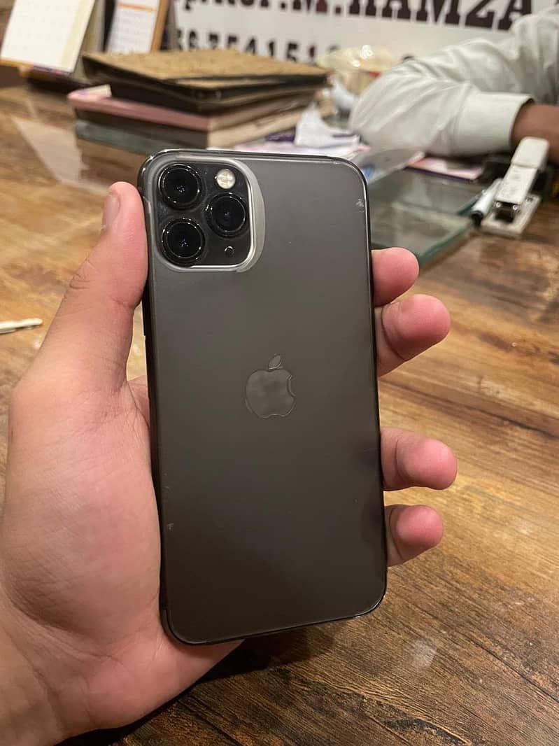 Apple iPhone 11 Pro 1