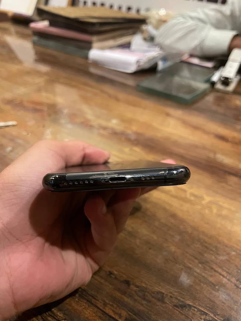 Apple iPhone 11 Pro 5