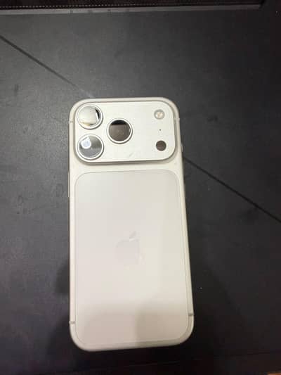 Apple iPhone 17 Pro jv