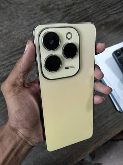 Infinix Hot 40 Pro