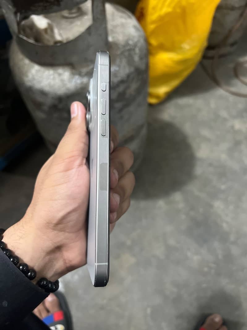 Apple iPhone 15 Pro Max 1