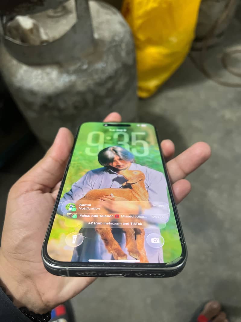 Apple iPhone 15 Pro Max 6