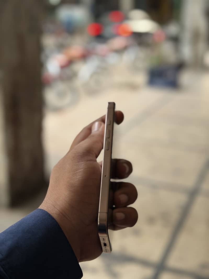 Iphone 16 pro 1
