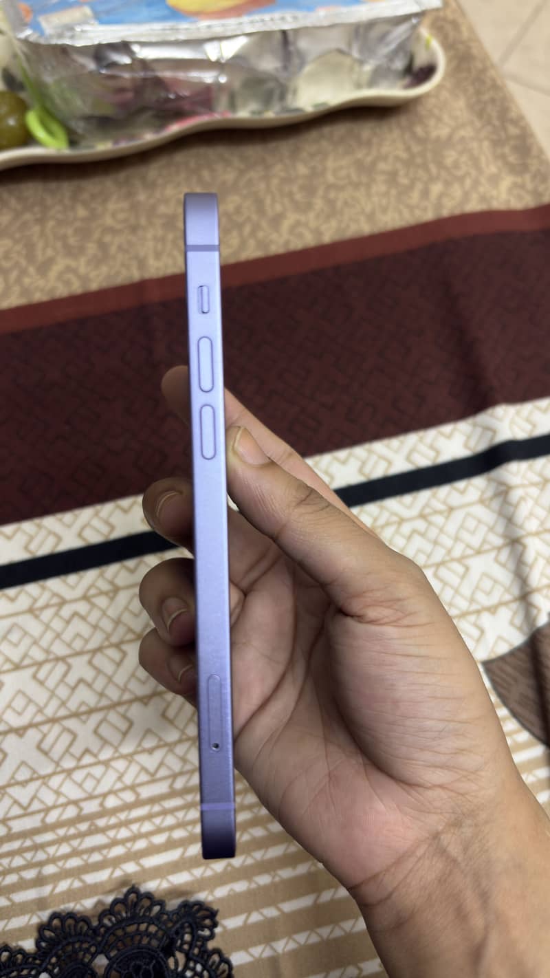 Apple iPhone 12 6