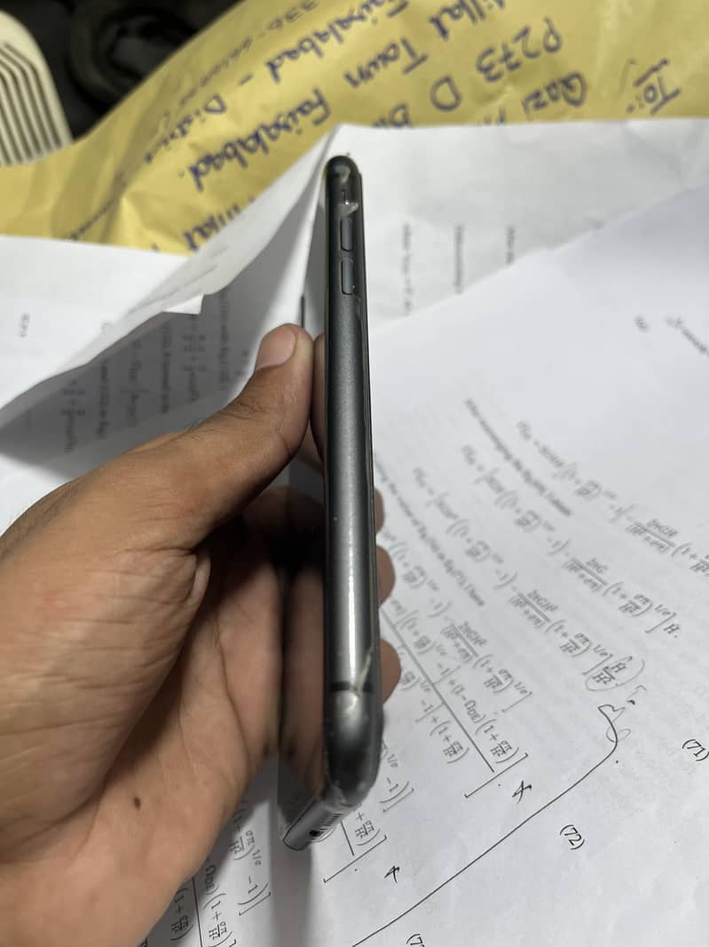 Apple iPhone 11 0
