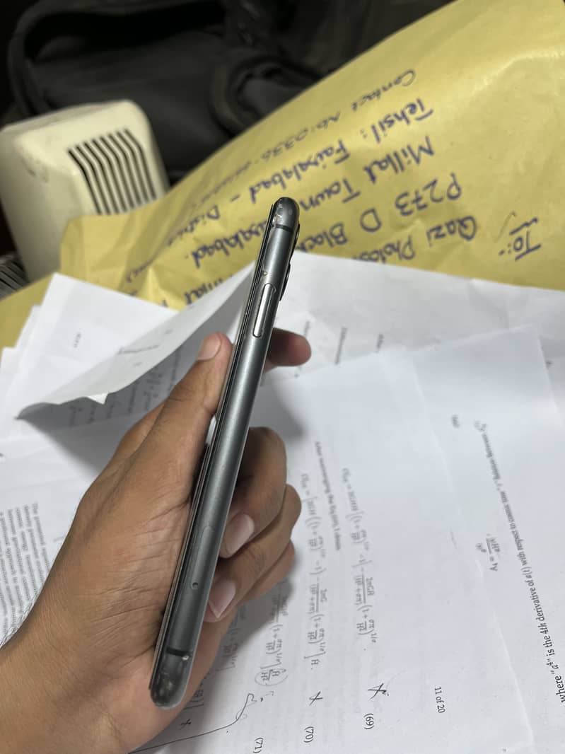 Apple iPhone 11 5