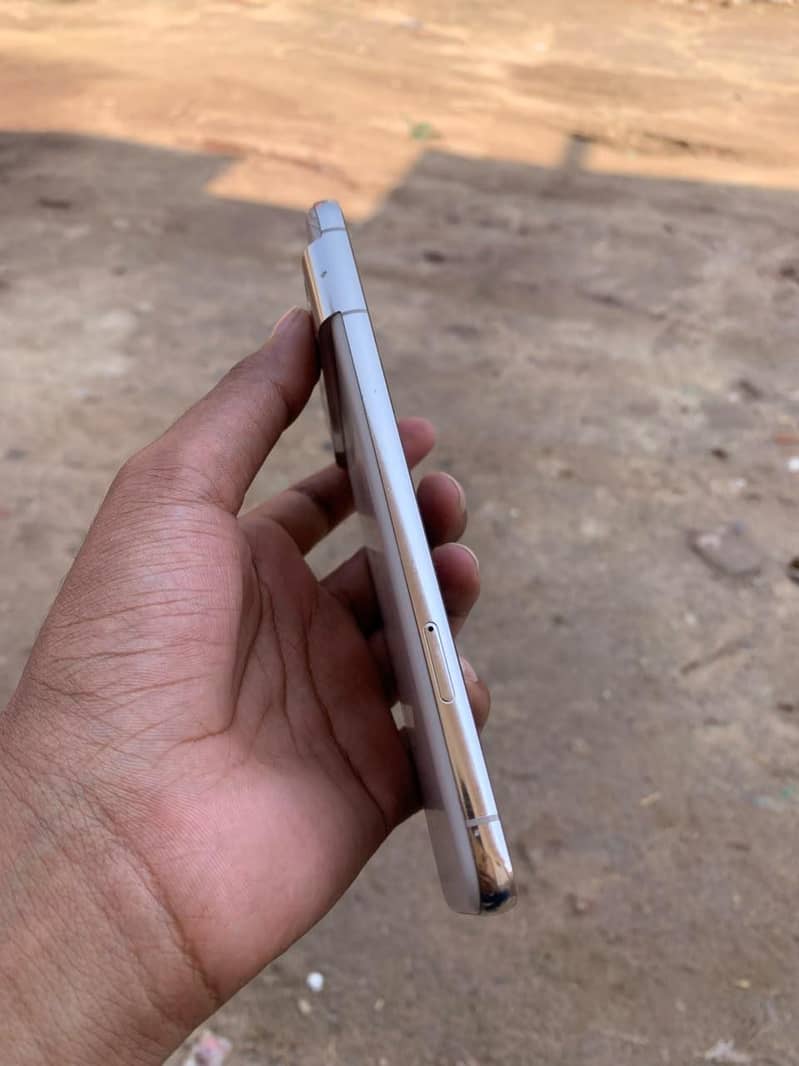 Google Pixel 8 Pro 2