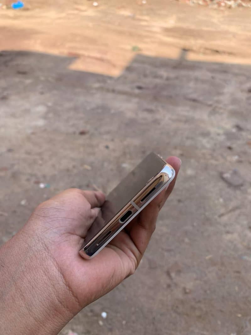 Google Pixel 8 Pro 4