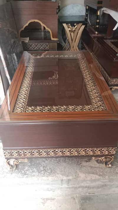 Center table drawing room