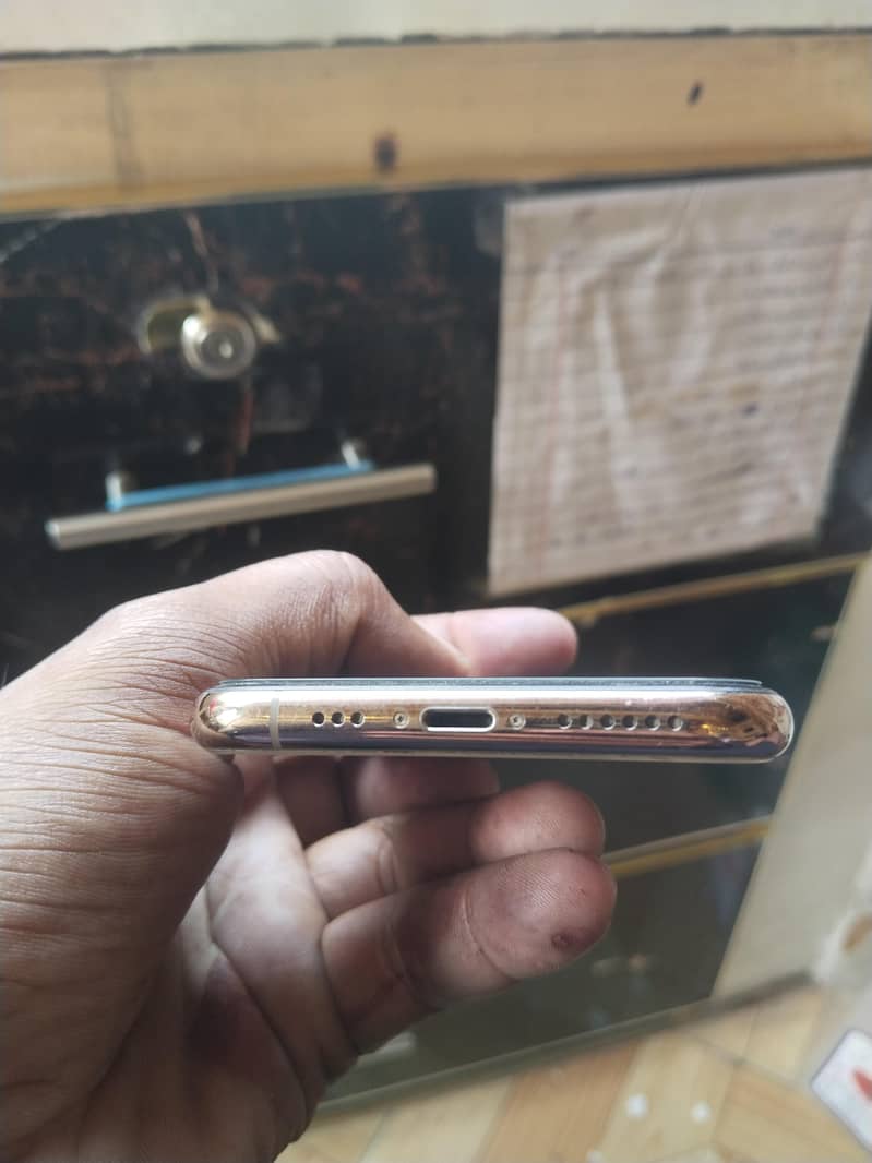 Apple iPhone 11 Pro 1