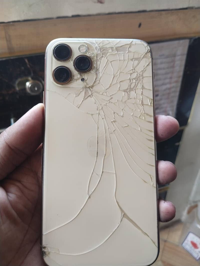Apple iPhone 11 Pro 3
