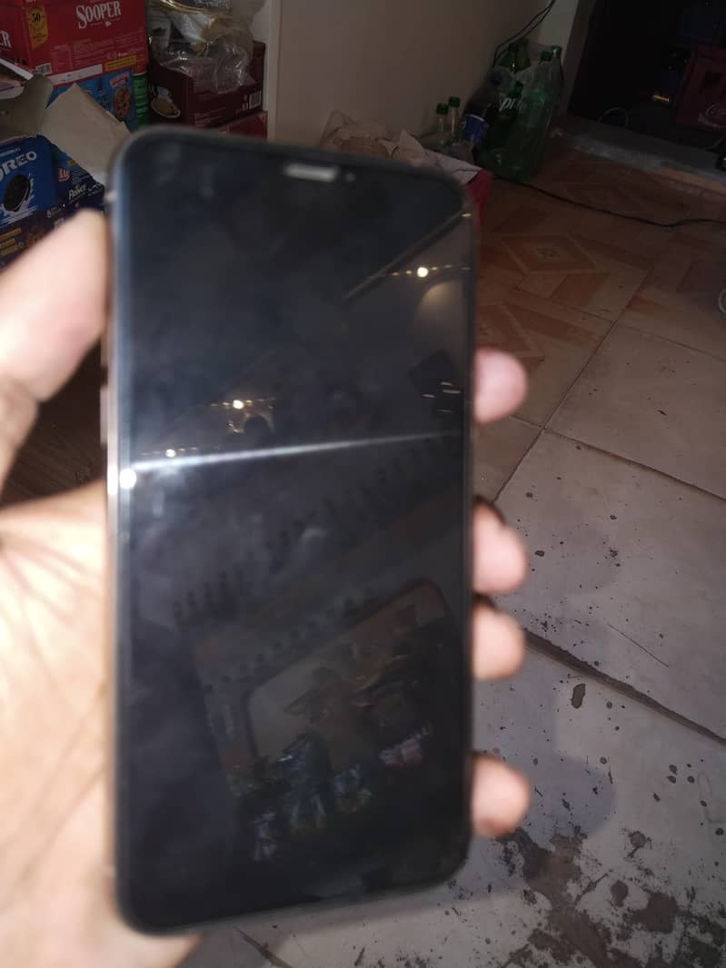 Apple iPhone 11 Pro 4