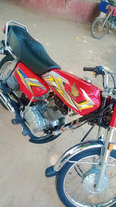 Honda 125 total origional new bike