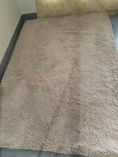 Used rug for sale. . . WhatsApp 03038928304