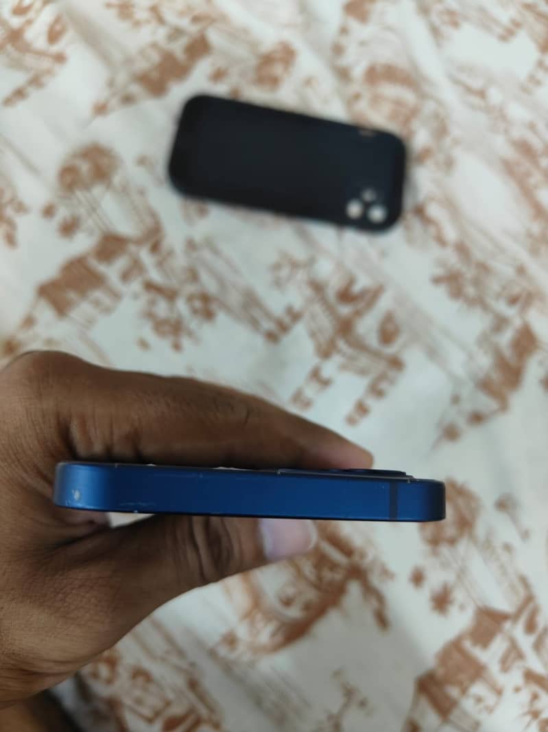 Apple iPhone 12 1