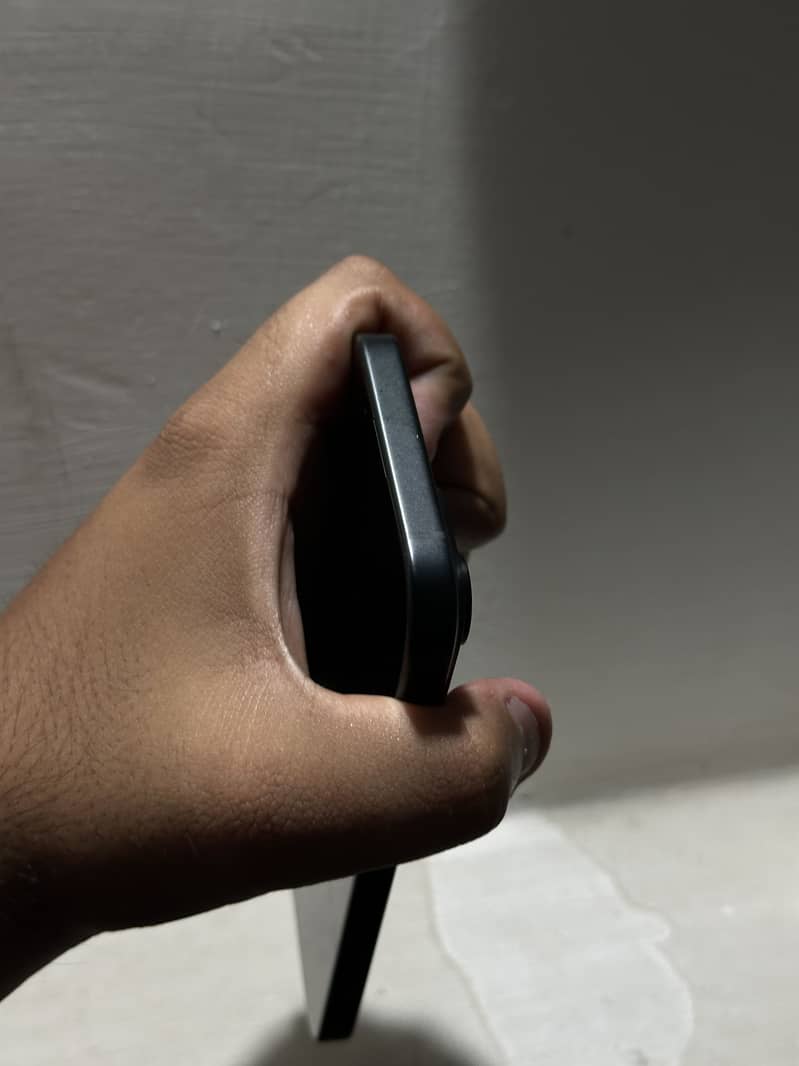 Apple iPhone 15 3