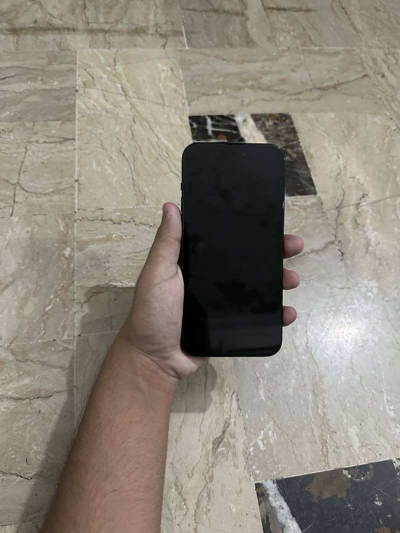 Apple iPhone 15 plus 0