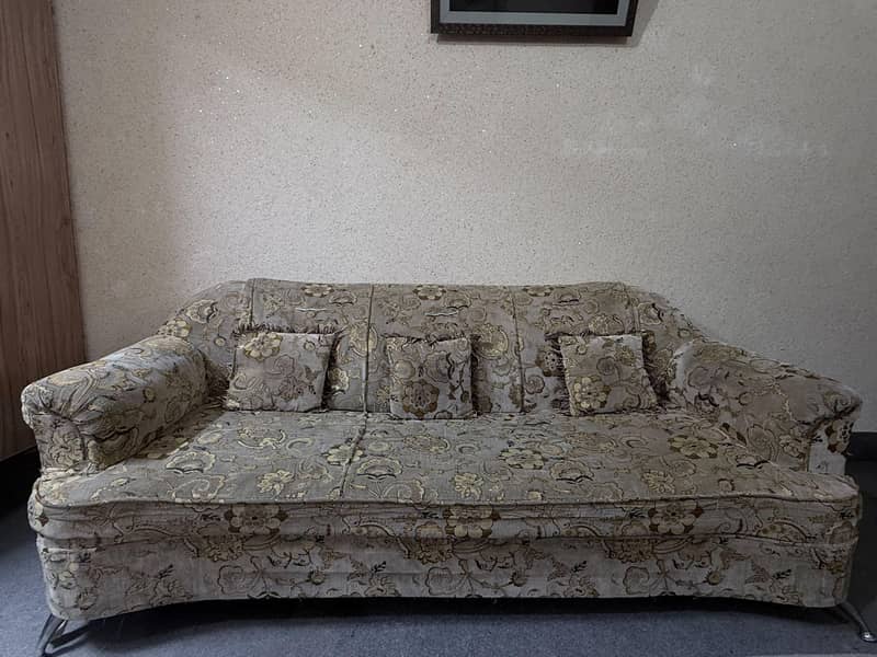 5 seater sofa 0