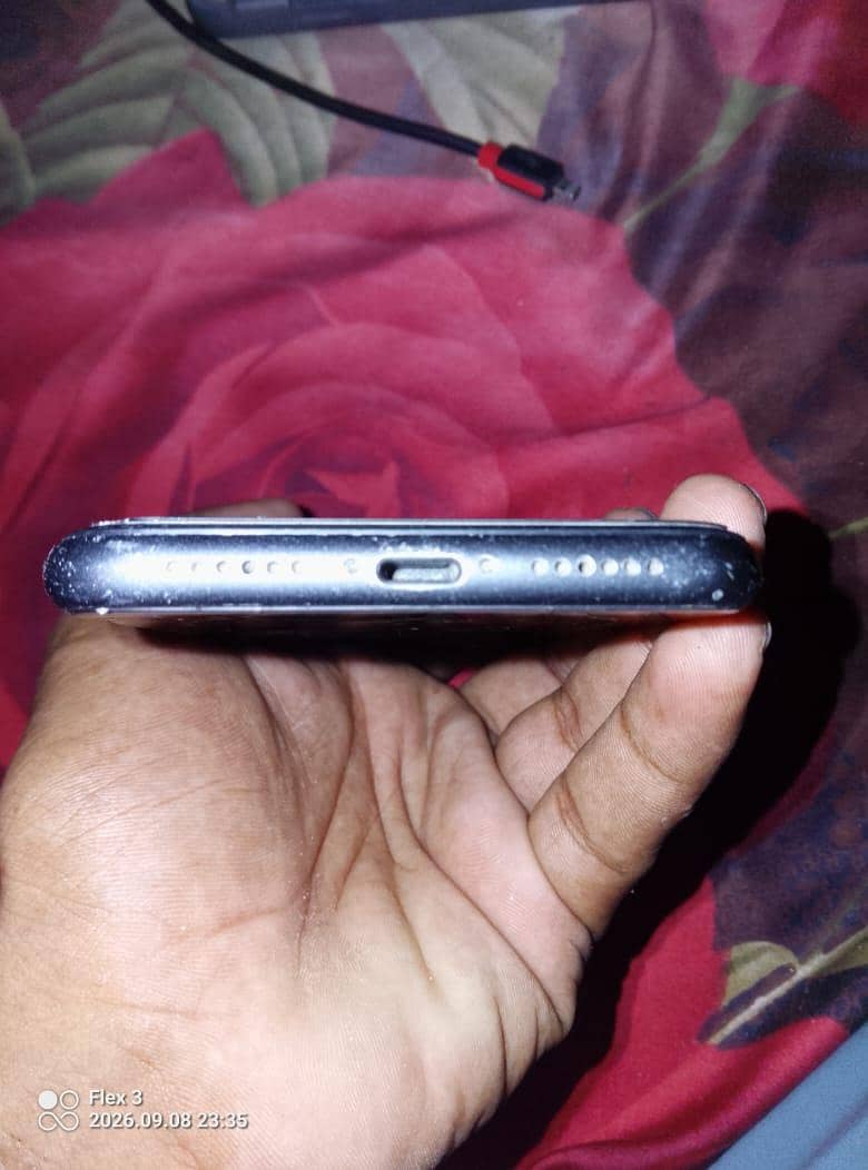 Apple iPhone 11 0