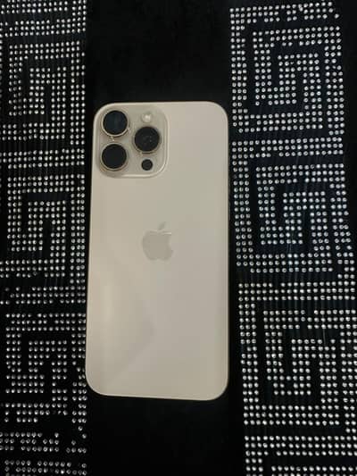 Apple iPhone 16 Pro Max