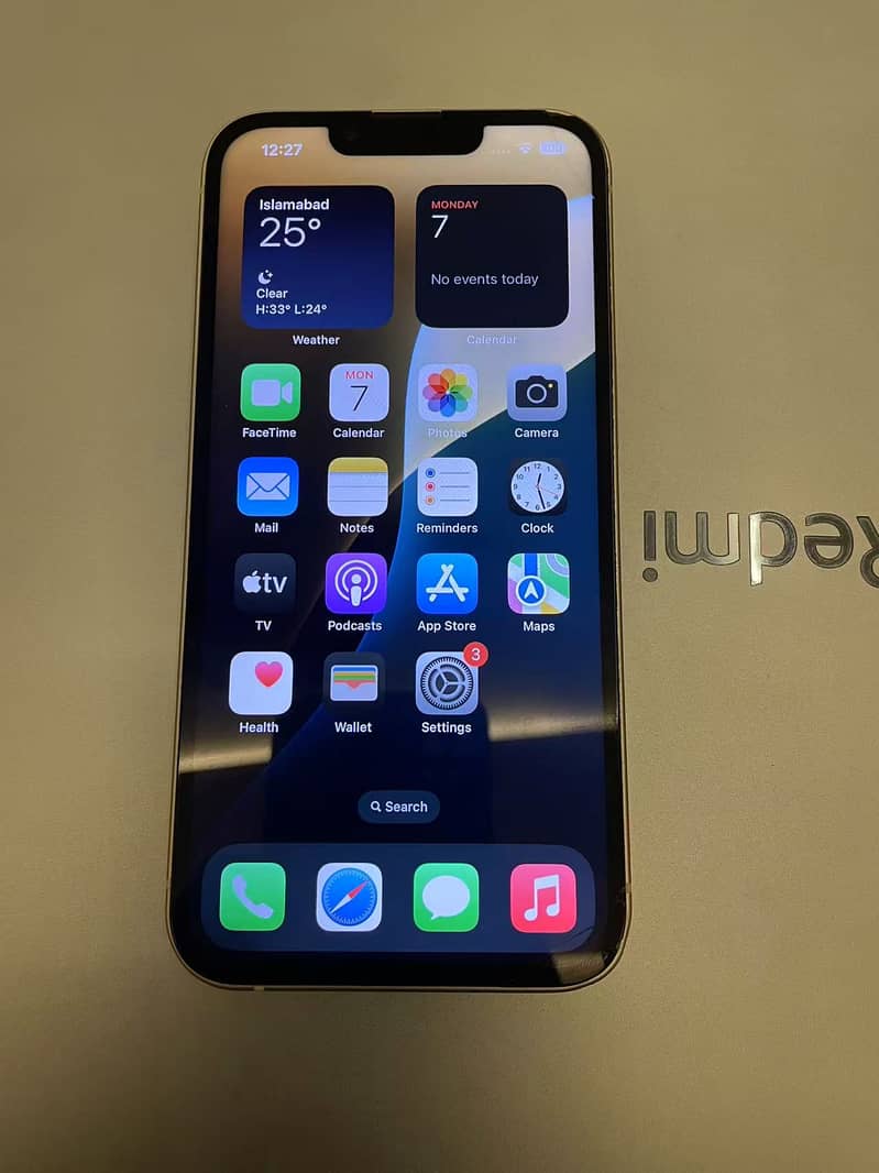 Apple iPhone 13 8