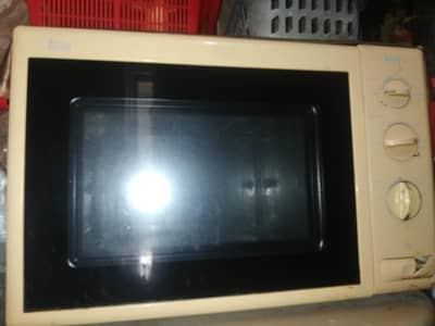 microwave ovan