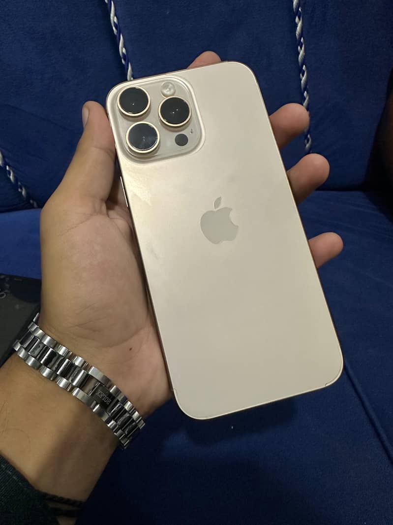 Apple iPhone 16 Pro Max 6