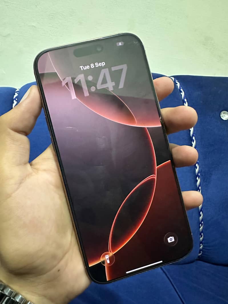 Apple iPhone 16 Pro Max 12