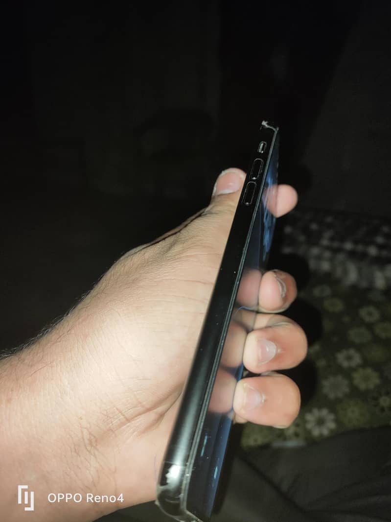 Apple iPhone 11 Pro Max 4
