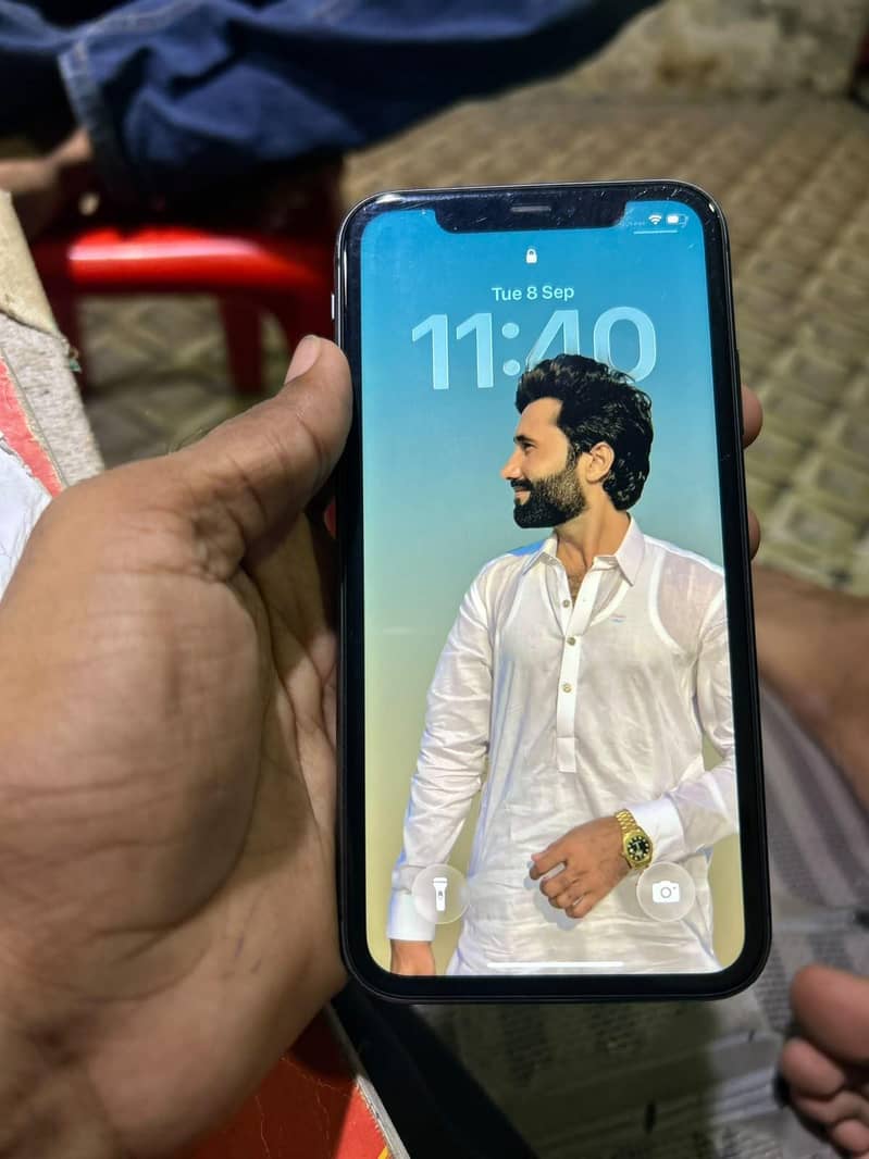 Apple iPhone 11 0