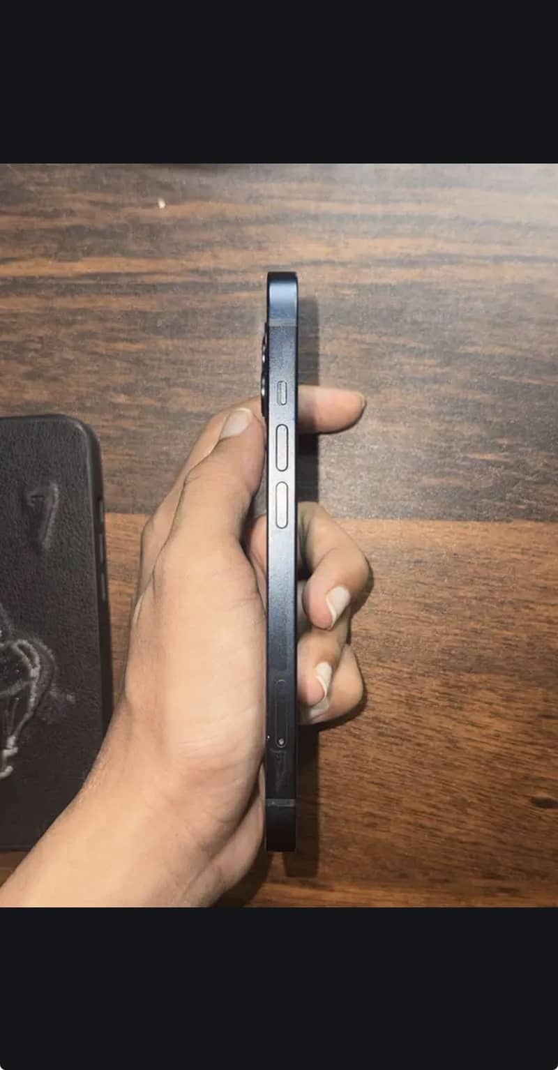 Apple iPhone 13 5