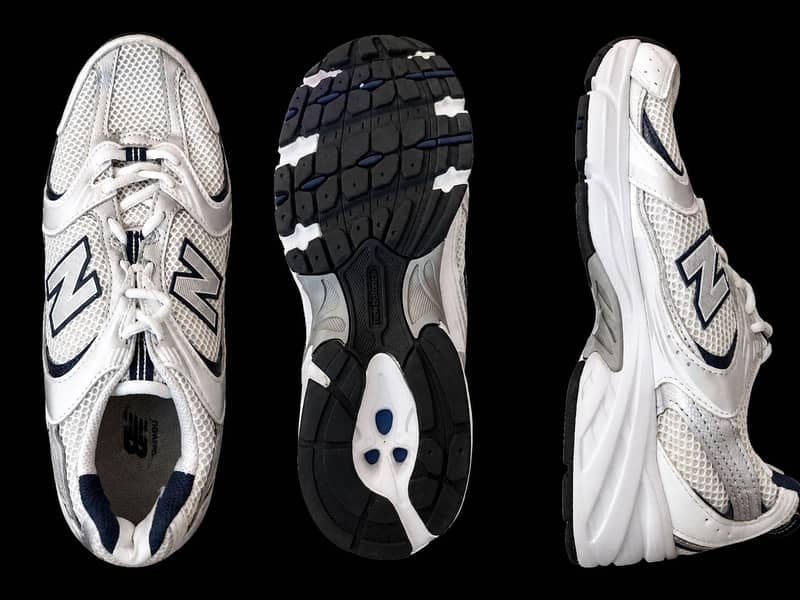 Many different different shoes available in different differing sizes 9