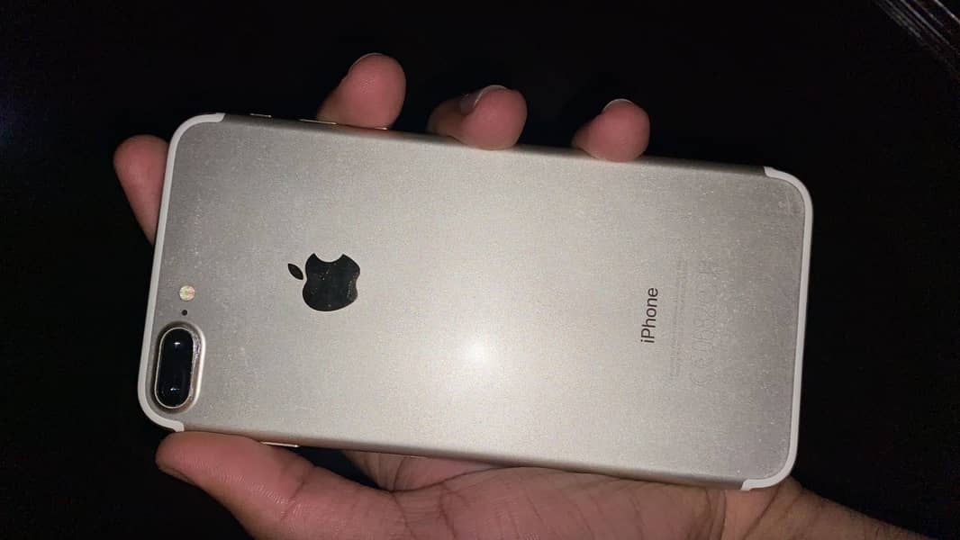 Apple iPhone 7 Plus 0