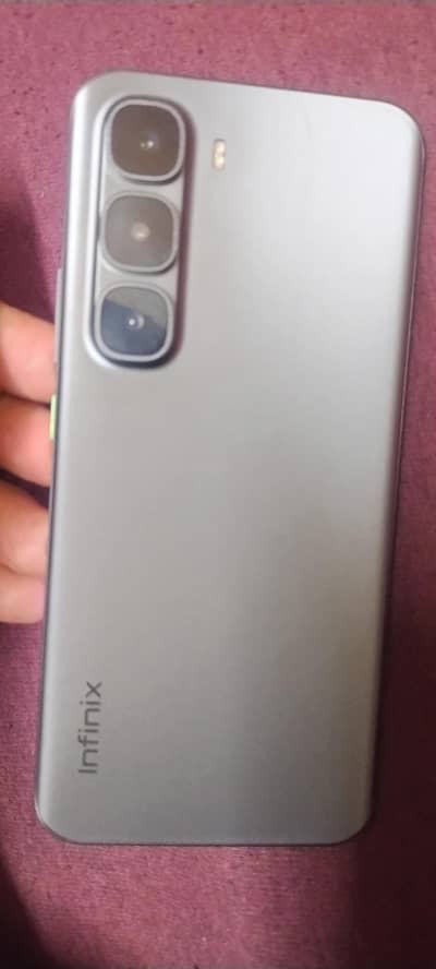 Infinix hot 60 pro + ( 8+8 ram 256 gb memory )