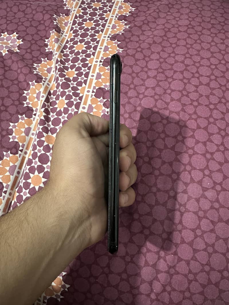Apple iPhone 7 Plus 3