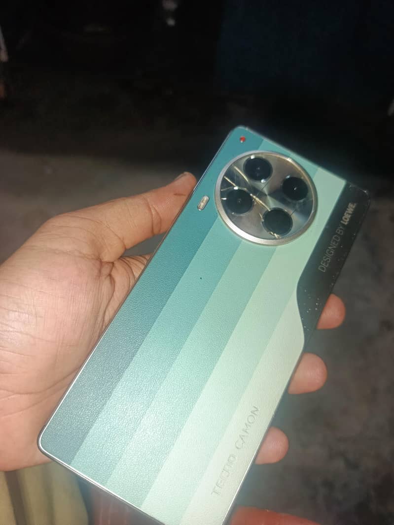 Tecno CAMON 30 1