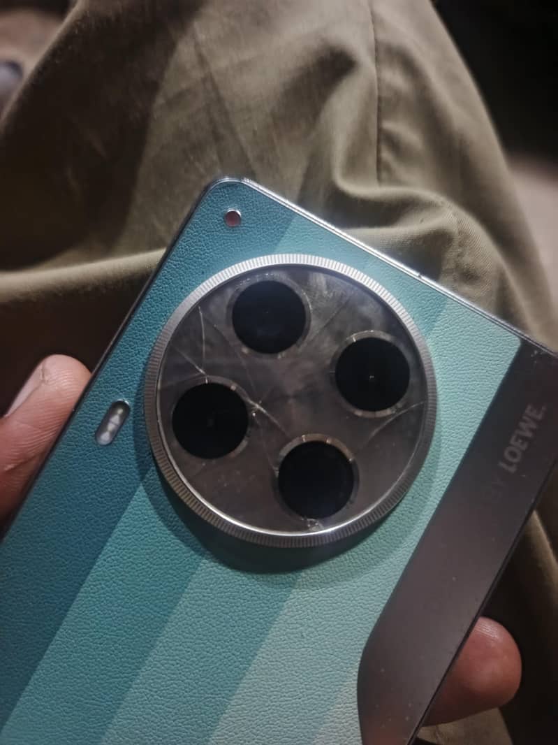 Tecno CAMON 30 7