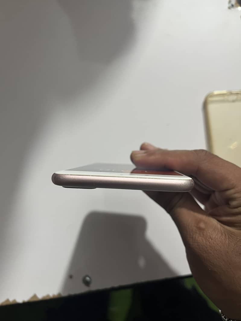 Apple iPhone 7 Plus 1