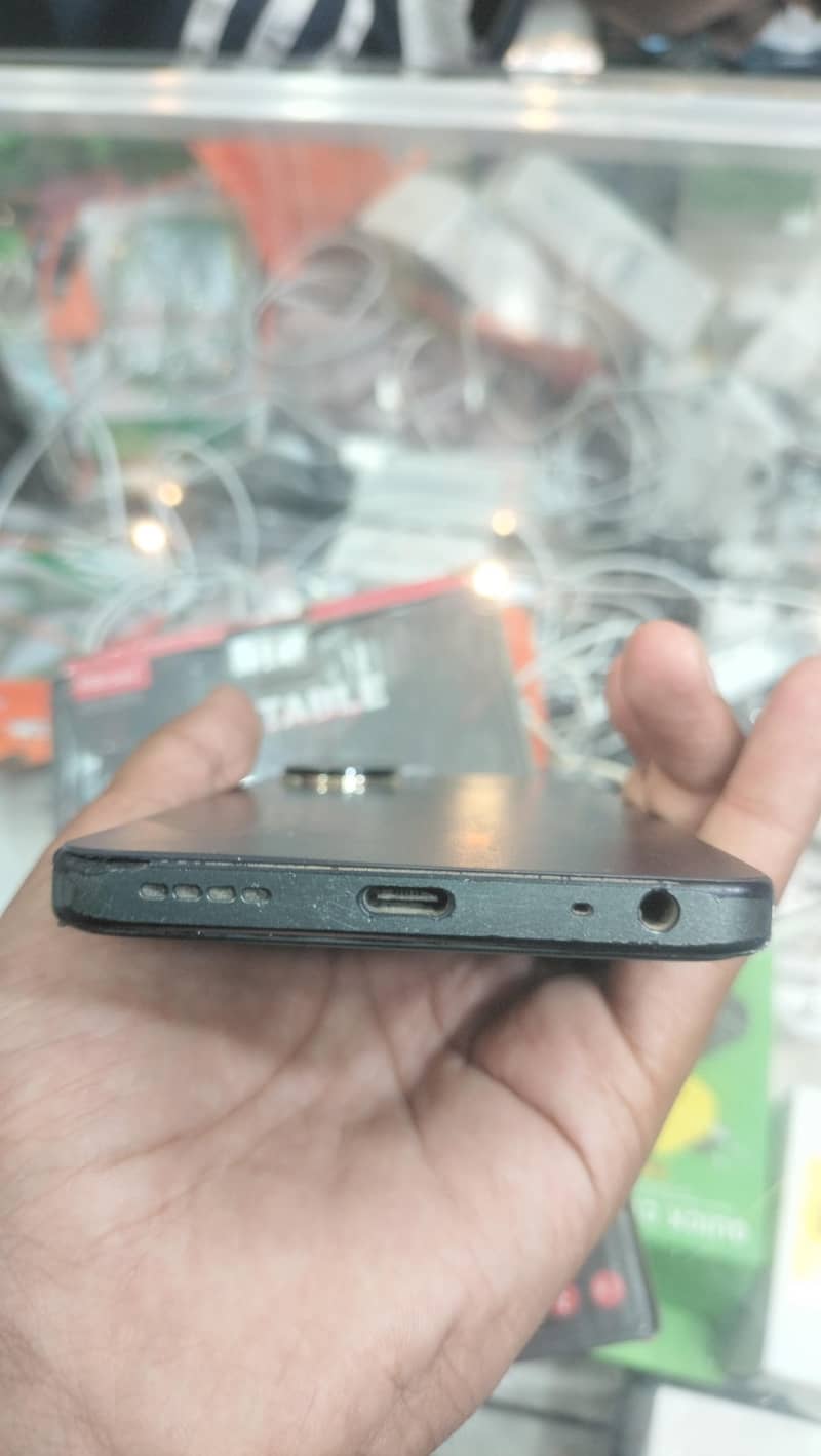 Realme C67 0