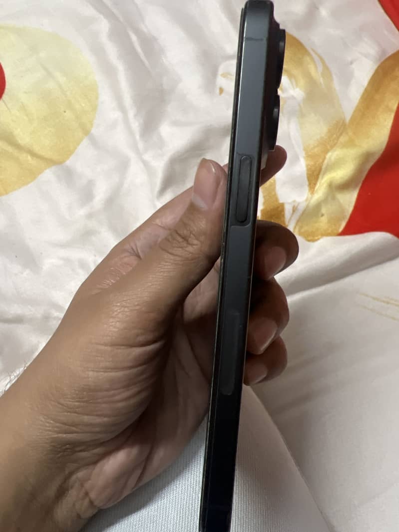 Apple iPhone 15 Pro Max 1