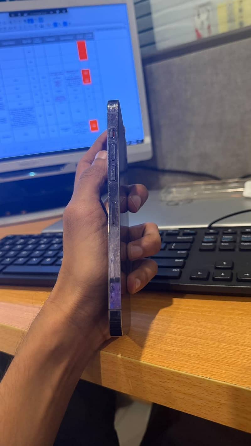 Apple iPhone 14 Pro Max 1