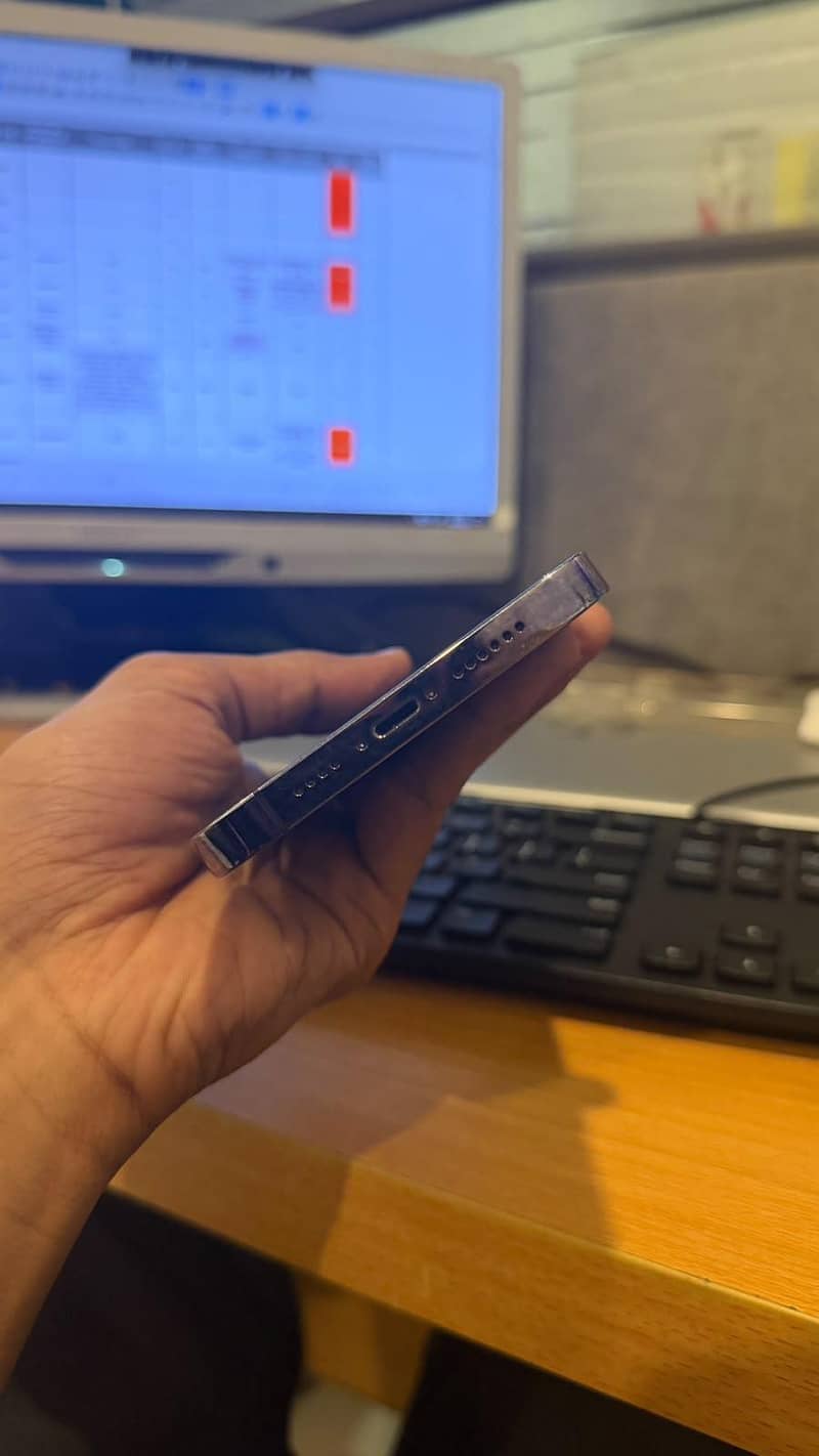 Apple iPhone 14 Pro Max 4
