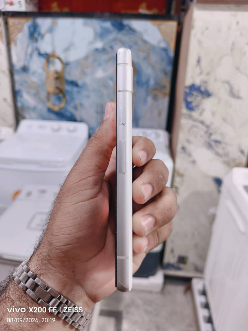 Google Pixel 7a 3