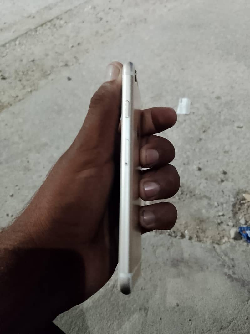 Apple iPhone 6S 5